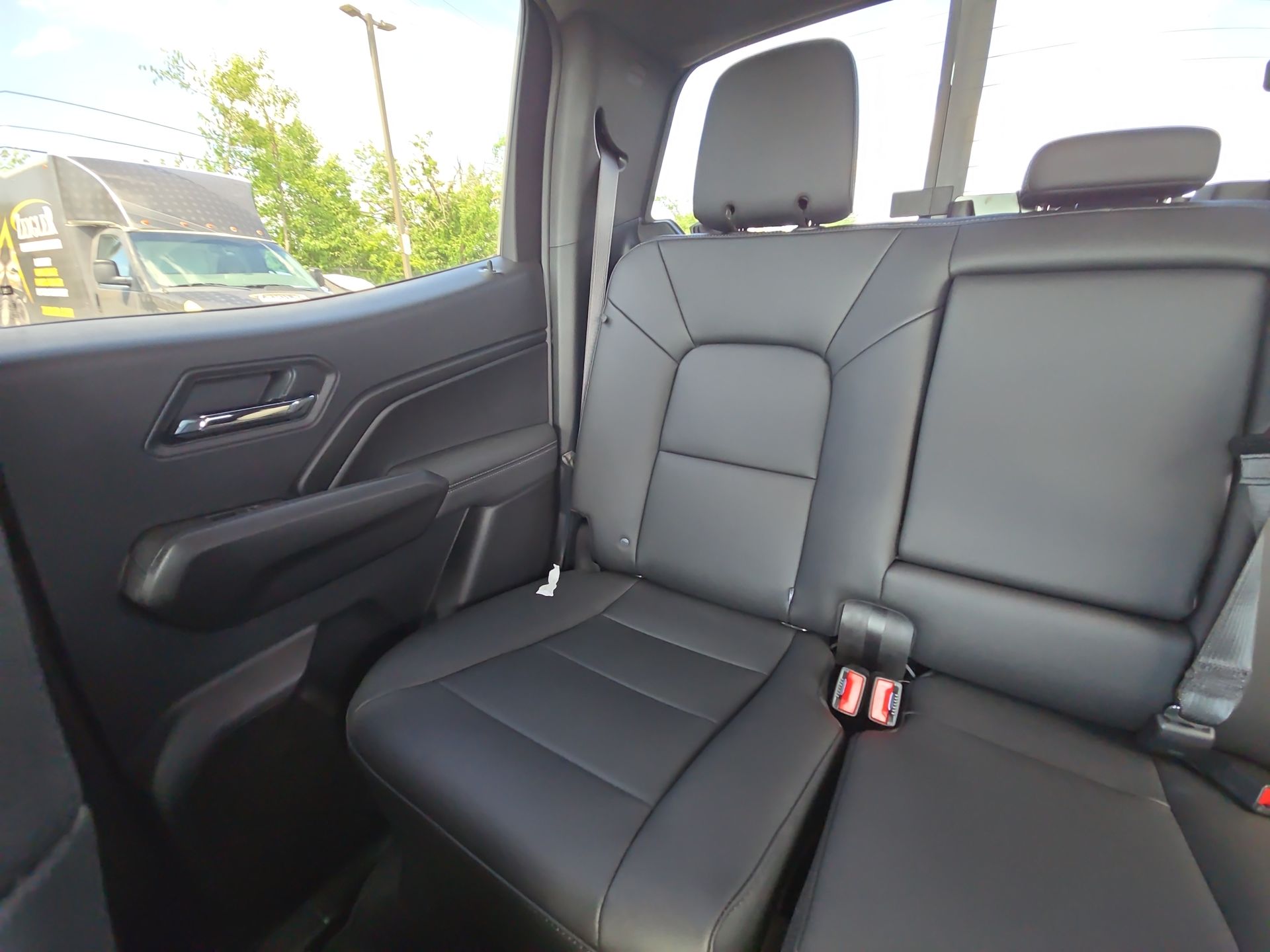 2025 Chevrolet Colorado Work Truck LT photo 11