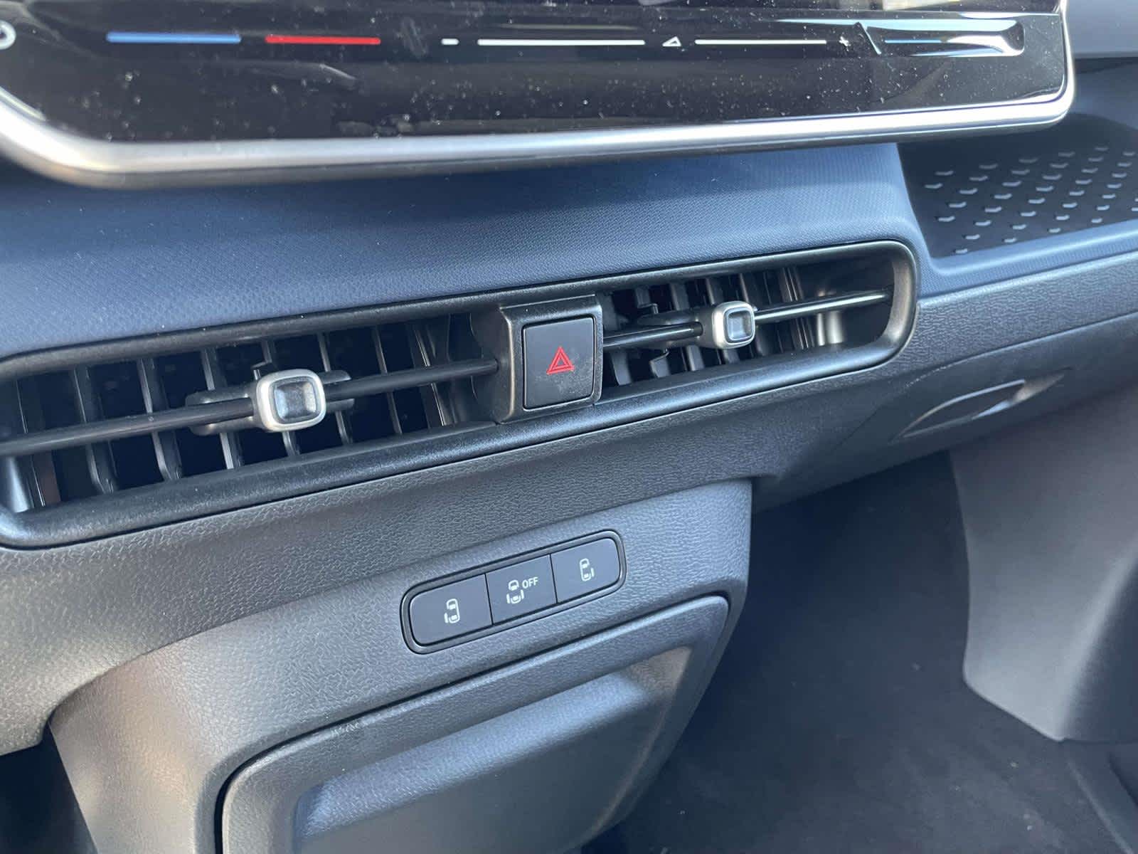 2025 Volkswagen ID. Buzz PRO S - Photo 24