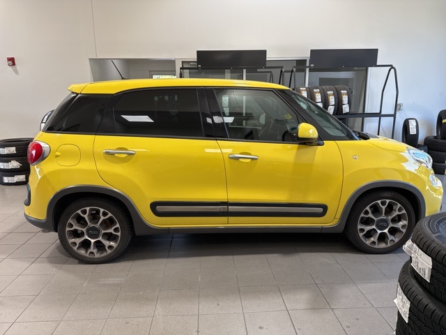 2014 Fiat 500L Trekking photo 2