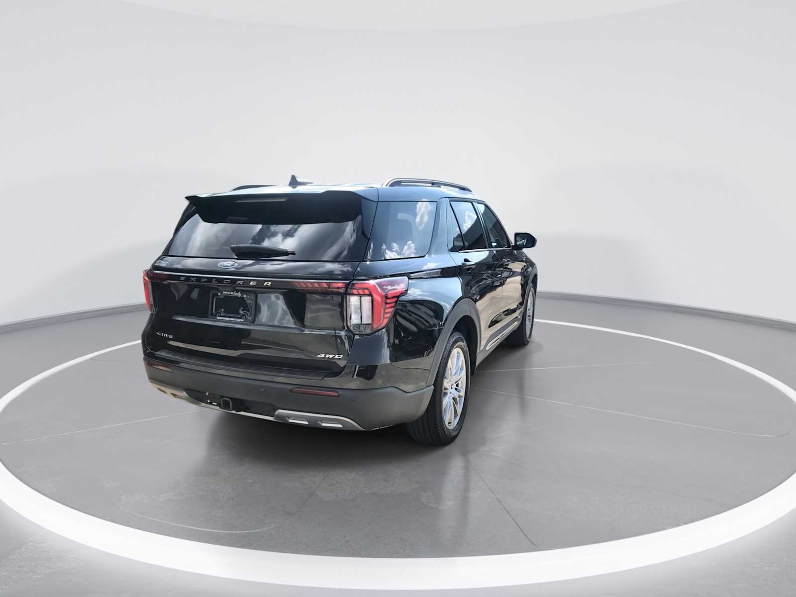 2025 Ford Explorer photo 8