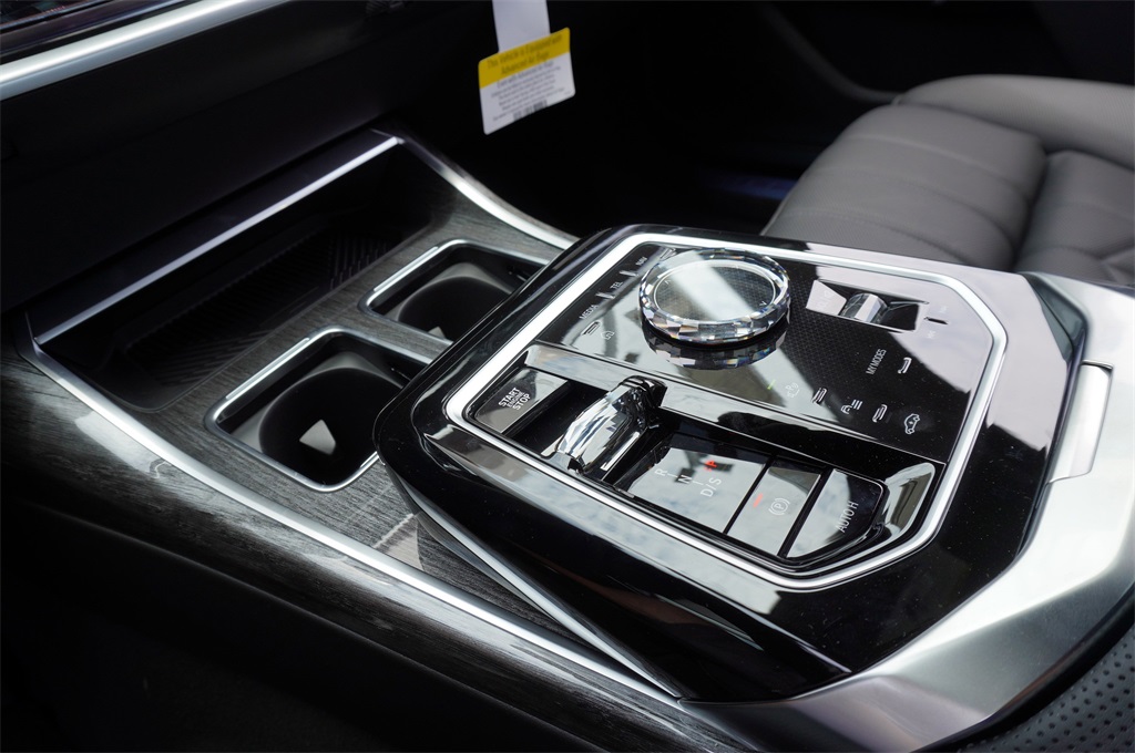 2025 Bmw 740i photo 10
