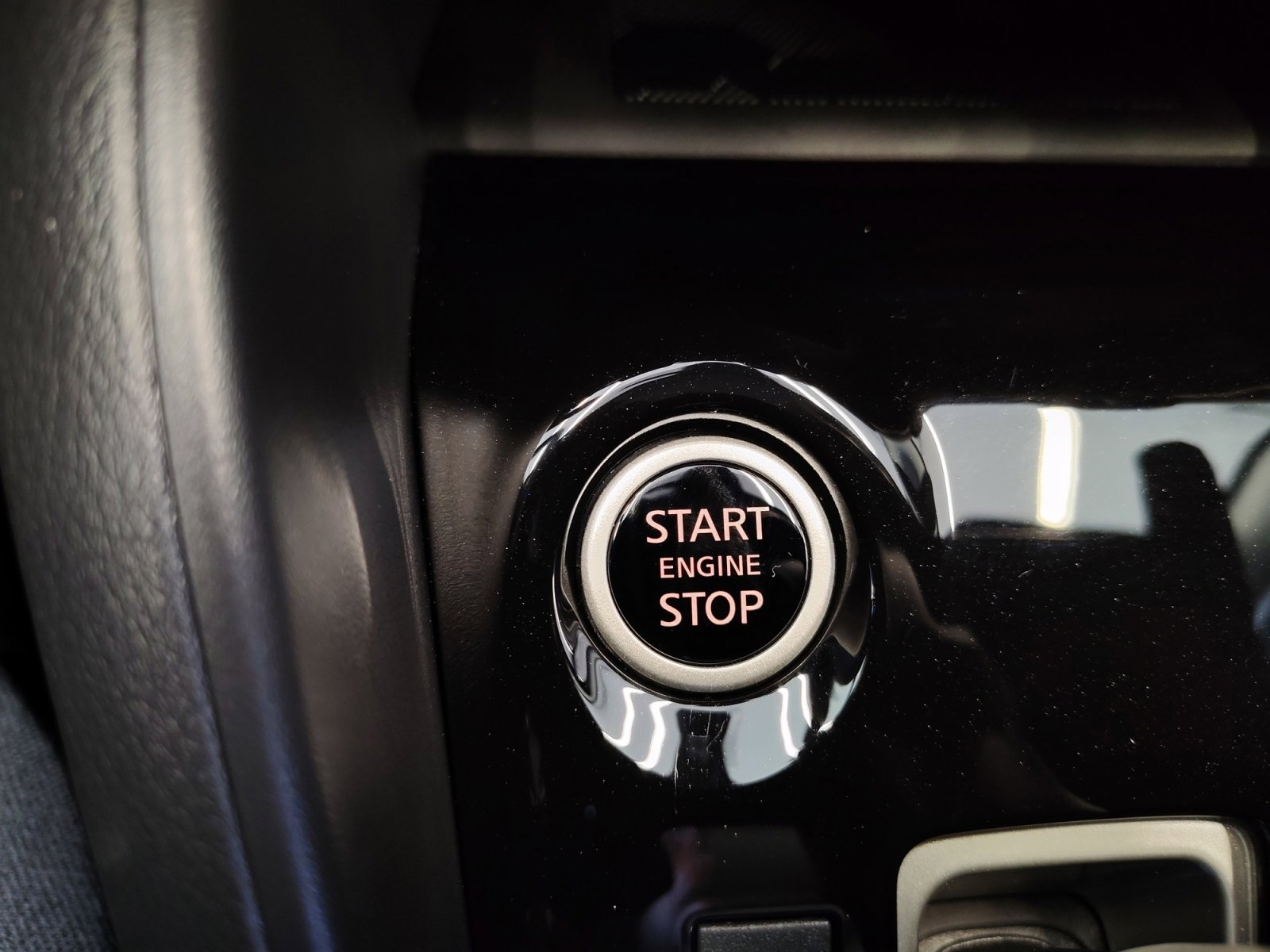 2025 Nissan Versa SV photo 26