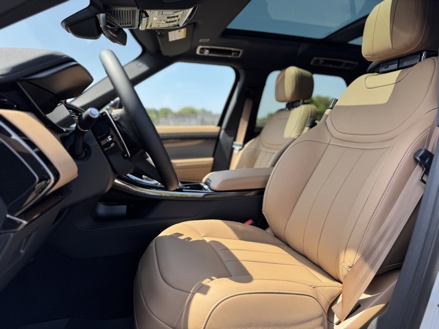 2025 Land Rover Range Rover Sport SE photo 14
