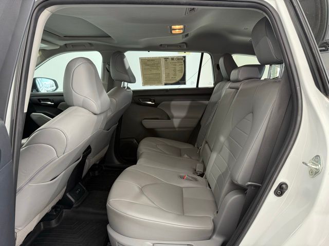 2020 Toyota Highlander XLE photo 34