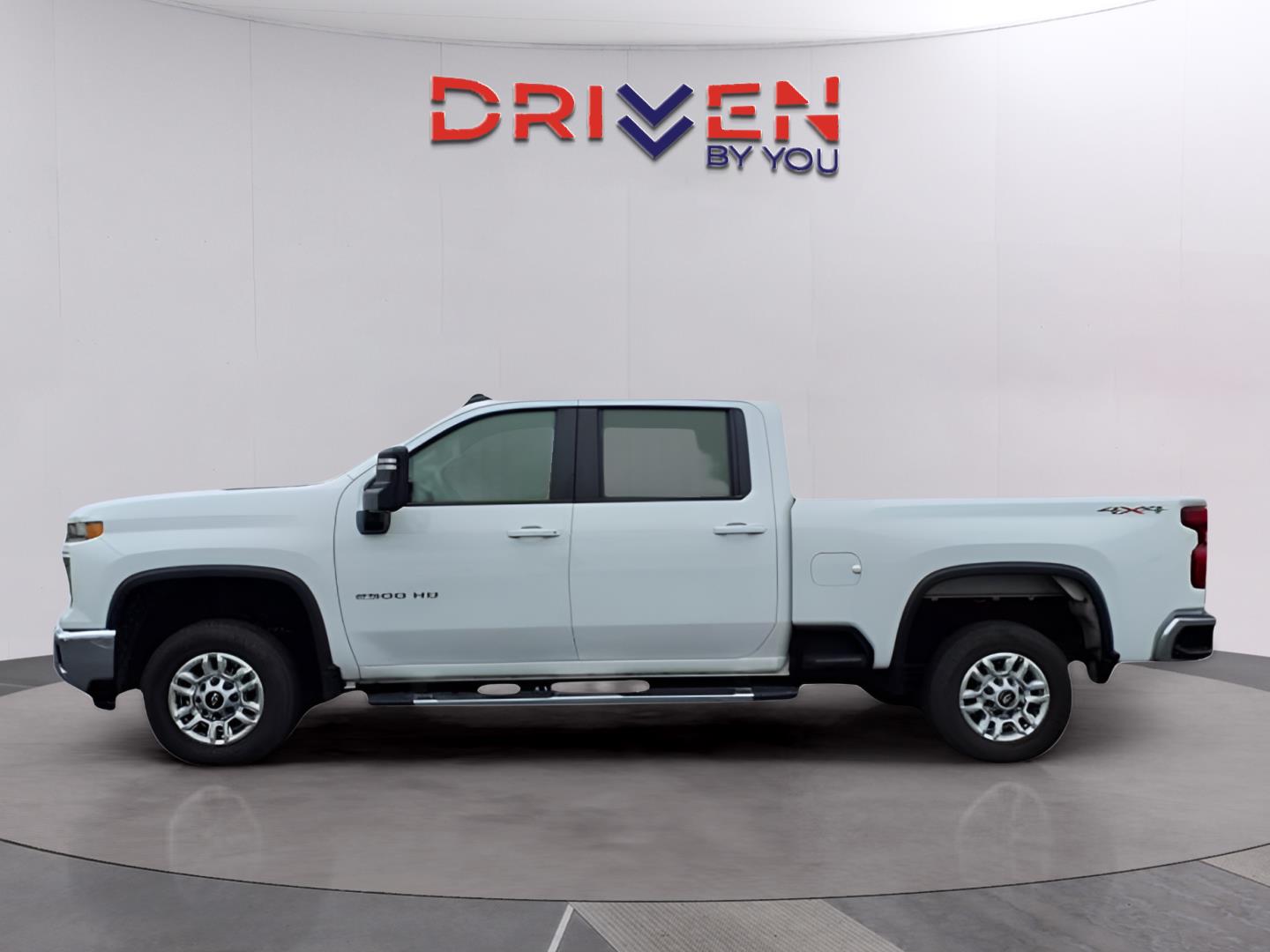2024 Chevrolet Silverado 2500HD LT photo 2