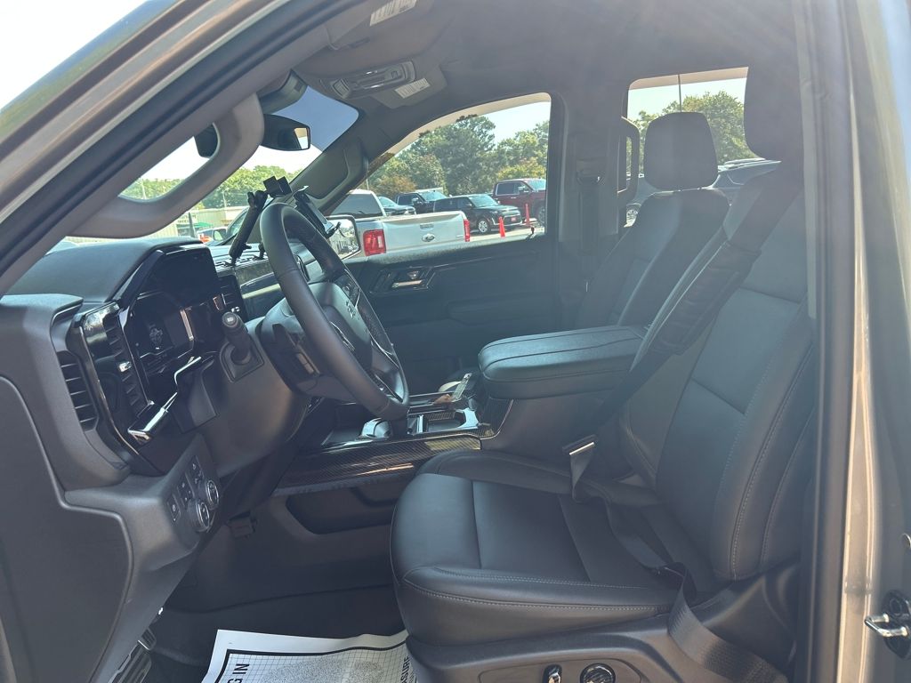 2023 Chevrolet Silverado 1500 RST photo 15
