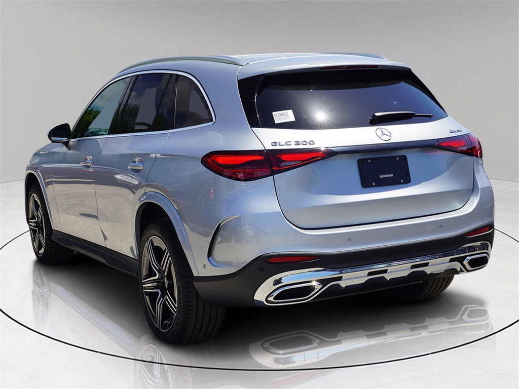 2025 Mercedes Benz GLC 300 4MATIC photo 4