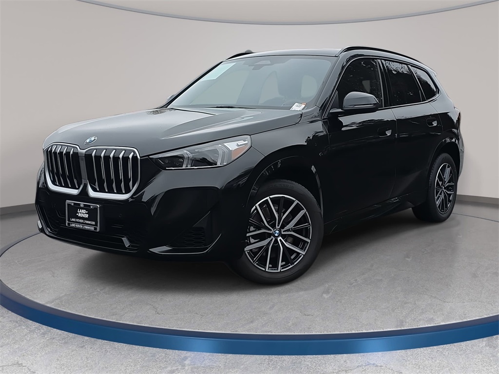 2025 BMW X1 28i's photo