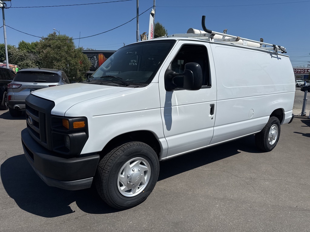 2011 Ford E-250 photo 2