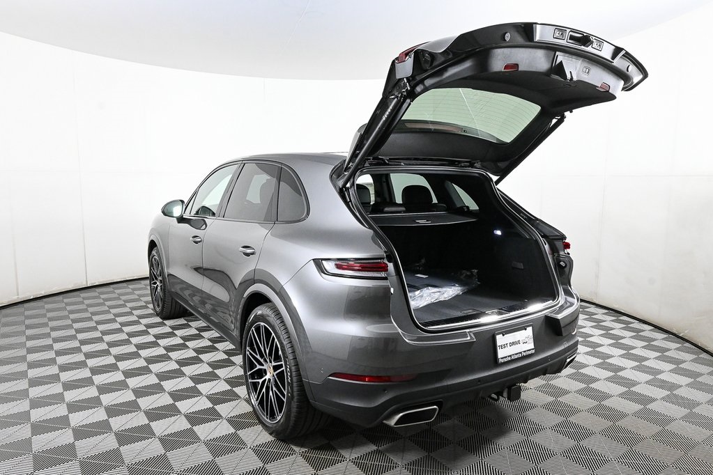 2025 Porsche Cayenne photo 33