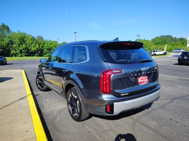2023 Kia Telluride S photo 2