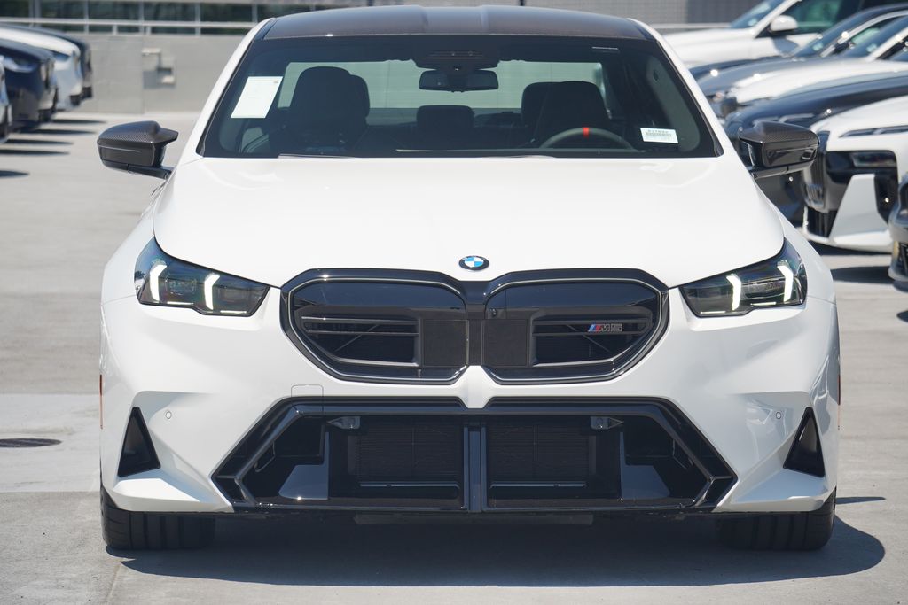 New 2026 Alpine White BMW Base image 2