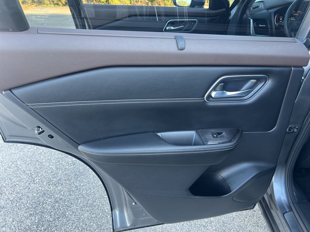 2023 Nissan Rogue Platinum photo 11