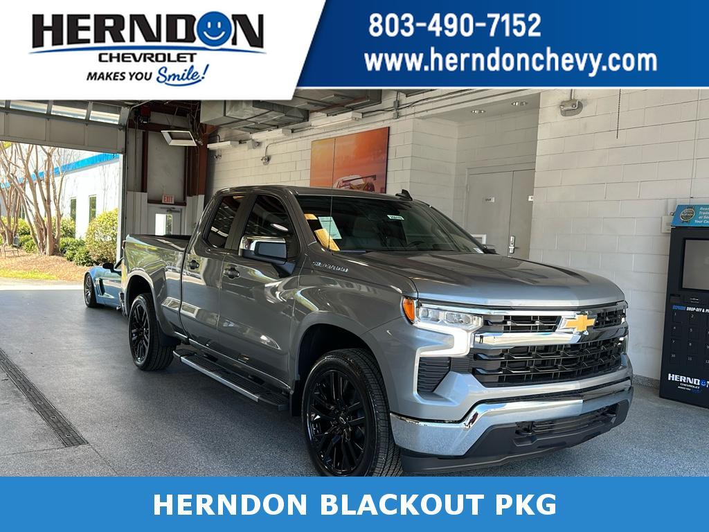 2025 Chevrolet Silverado 1500 LT's photo