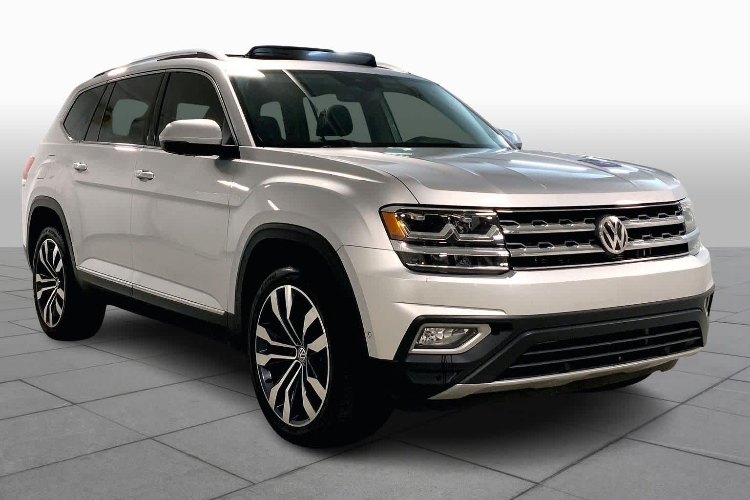 Used 2019 Volkswagen Atlas SEL Premium with VIN 1V2NR2CA9KC586175 for sale in Kansas City