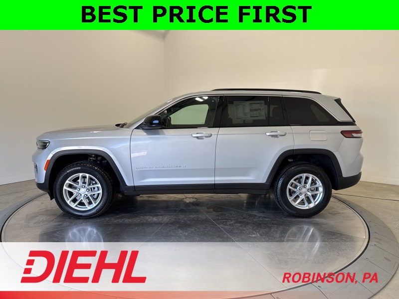 2025 Jeep Grand Cherokee Laredo photo 4