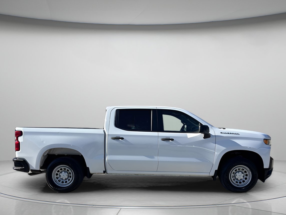 2021 Chevrolet Silverado 1500 photo 2