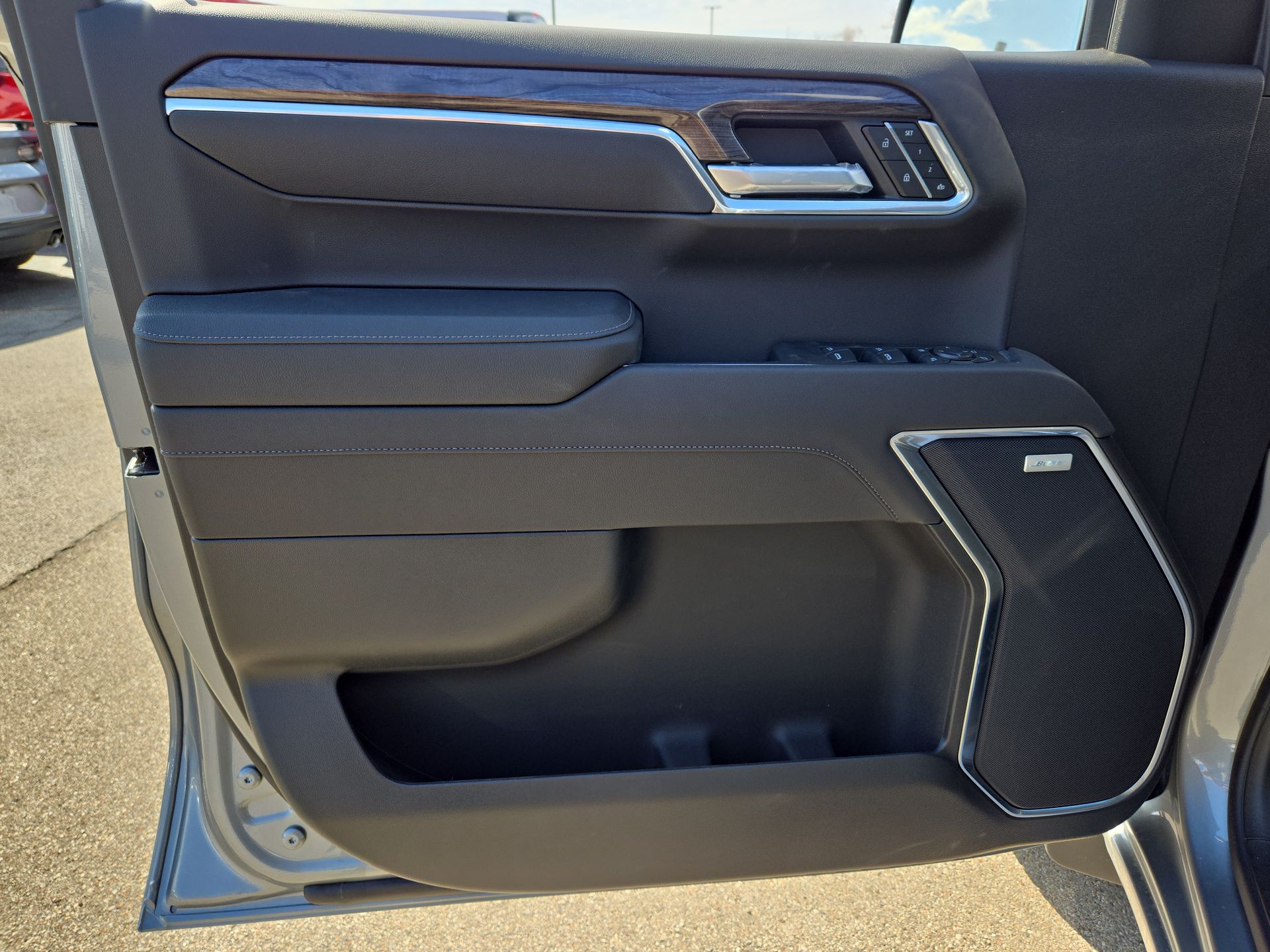 2025 Chevrolet Silverado 1500 LTZ photo 27