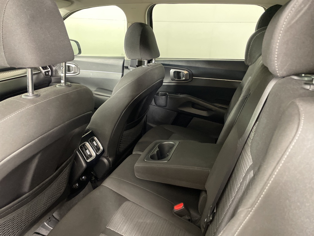 2022 Kia Sorento LX photo 24