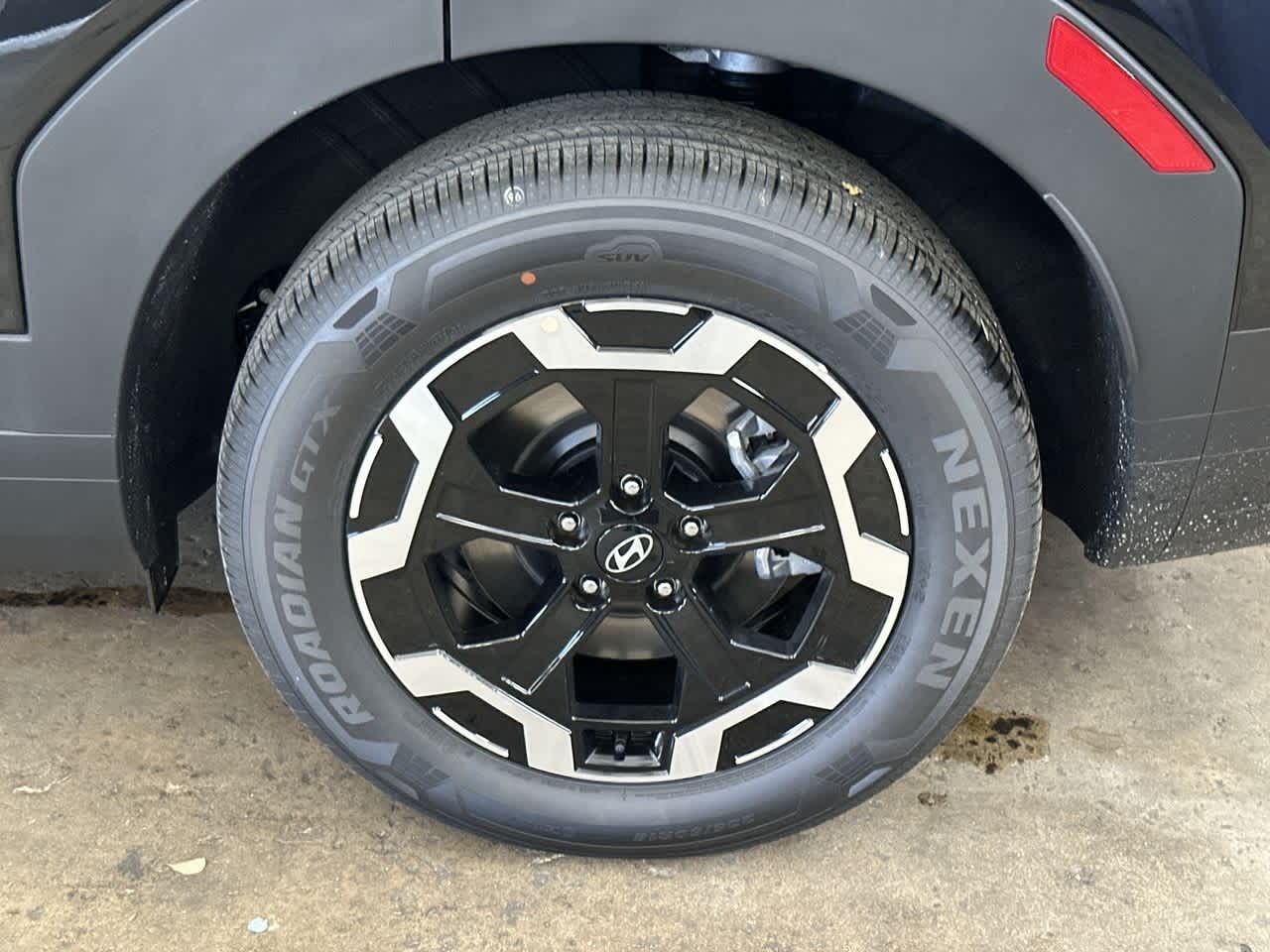 2026 Hyundai Santa Fe SEL photo 8