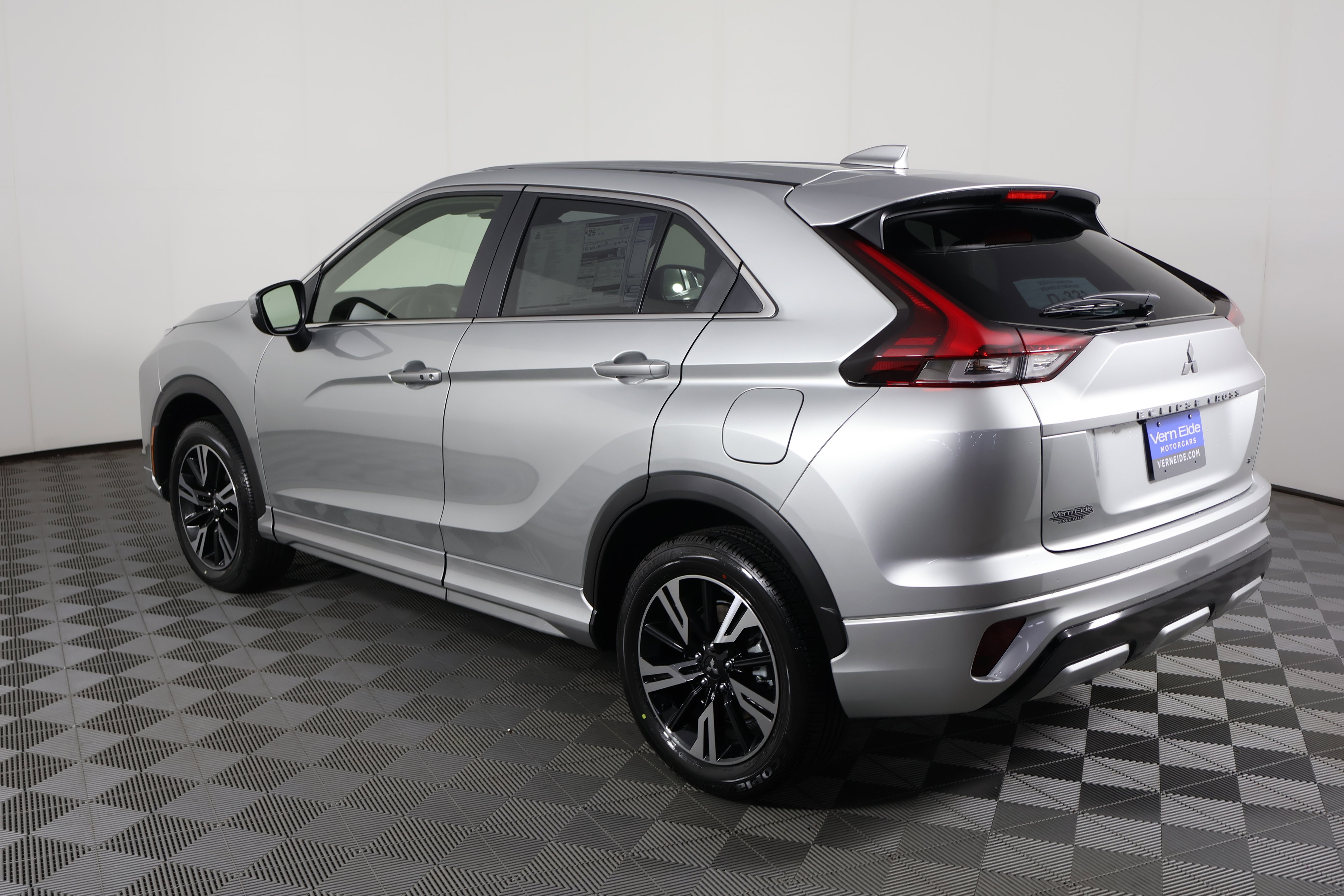 2025 Mitsubishi Eclipse Cross SEL photo 8