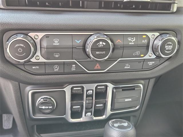 2025 Jeep Wrangler Sport photo 19