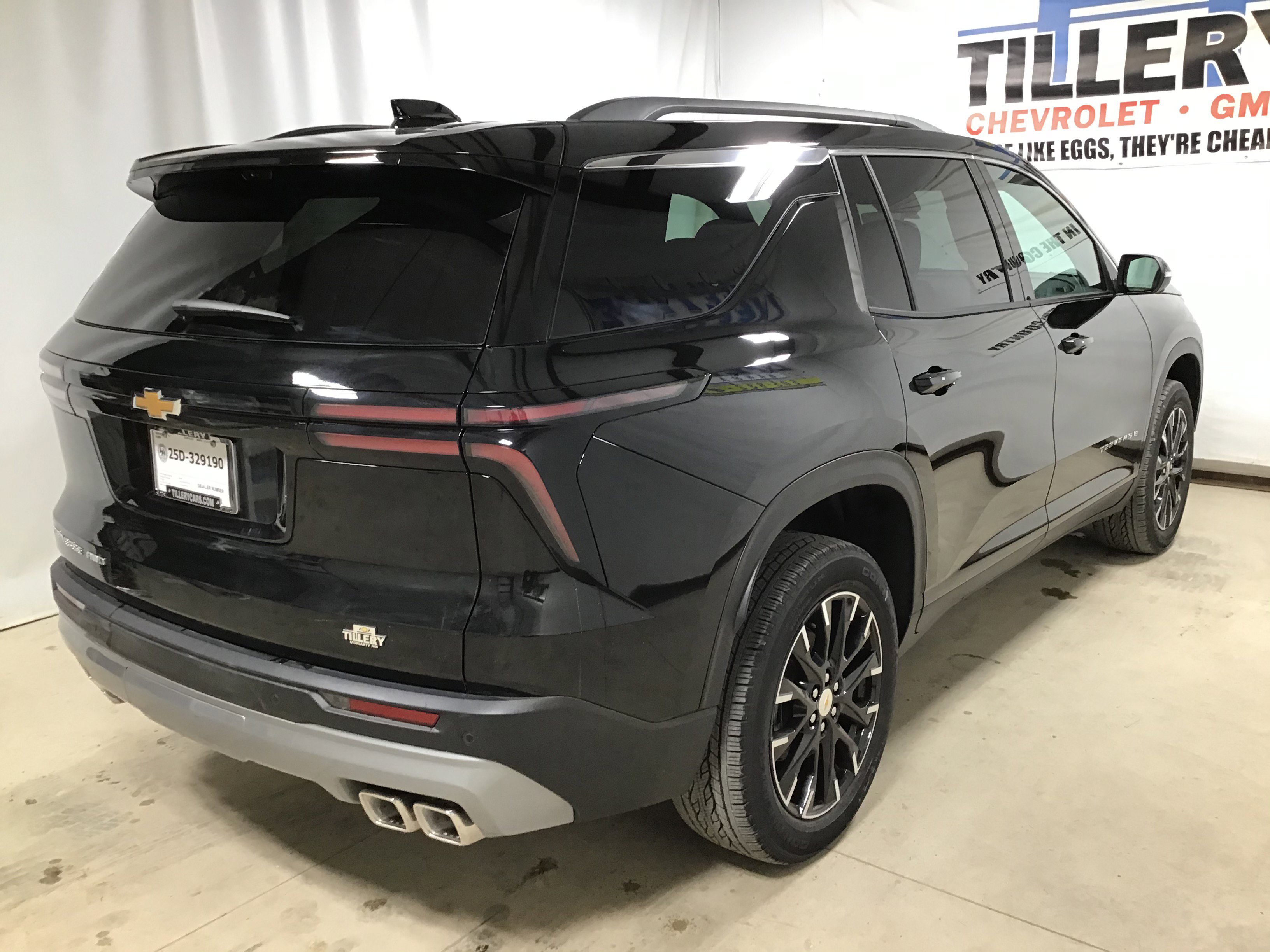 2026 Chevrolet Traverse photo 4