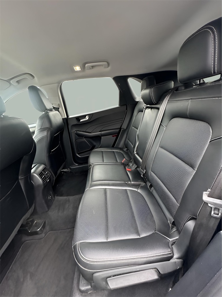 2022 Ford Escape SEL photo 11