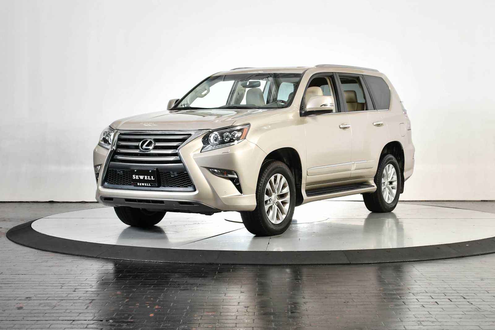 2016 Lexus GX Base's photo