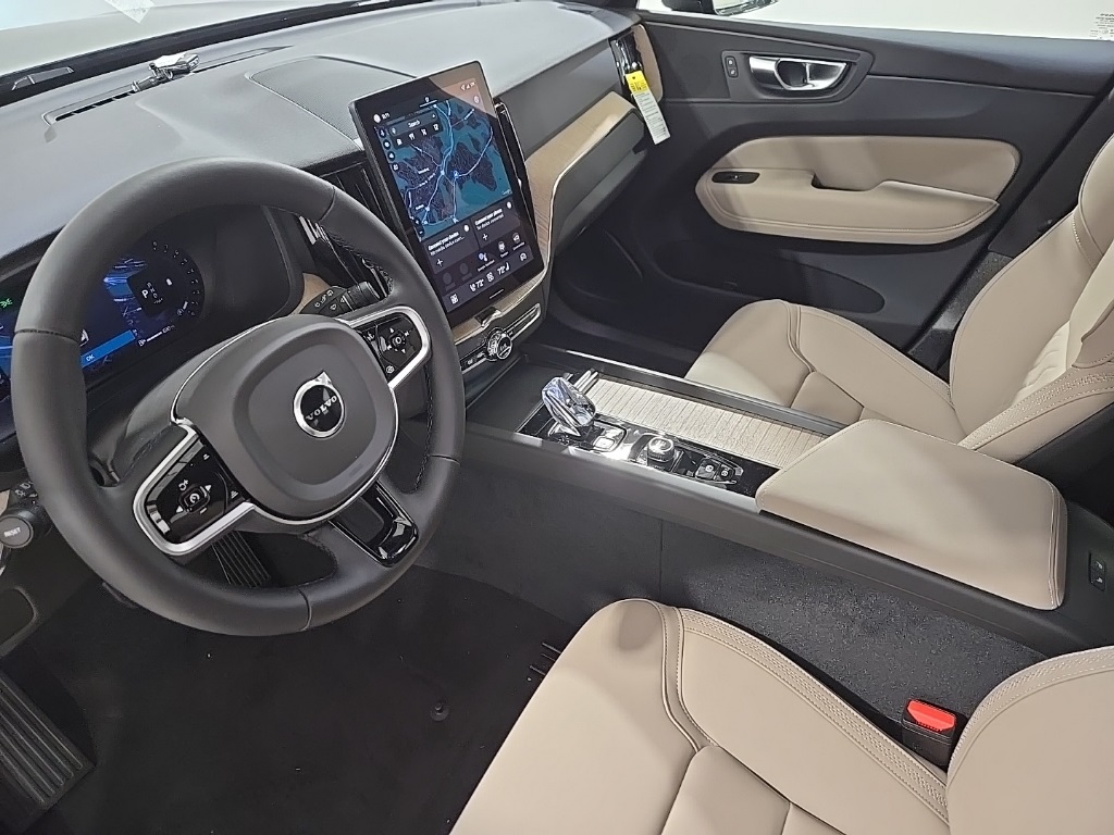 2026 Volvo XC60 B5 Plus photo 16