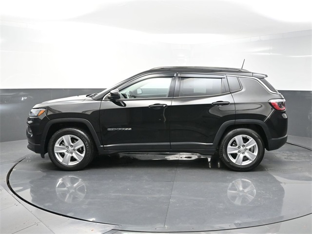 2022 Jeep Compass Latitude photo 2