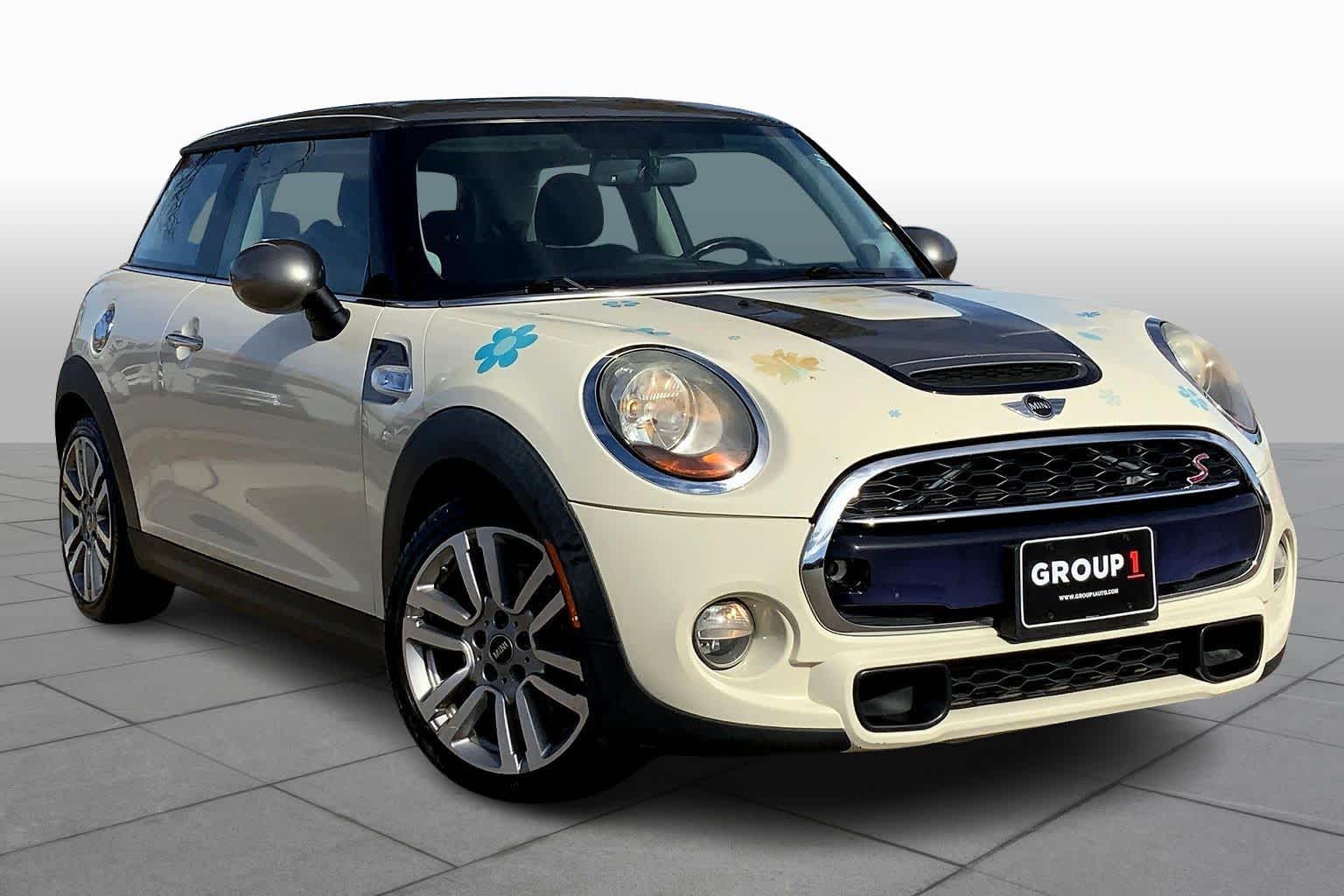2017 Mini Cooper Hardtop S photo 2