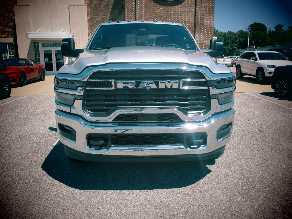 2026 Ram 3500 Tradesman photo 2
