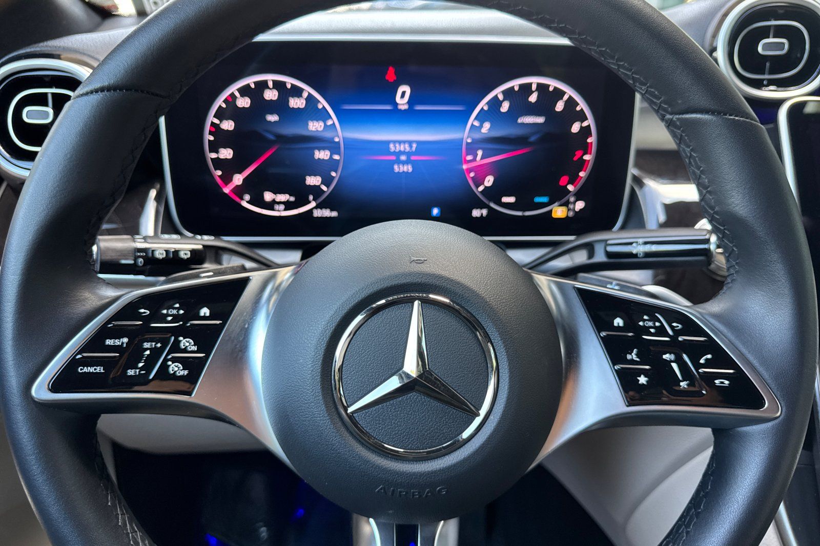 2025 Mercedes Benz GLC 300 photo 16