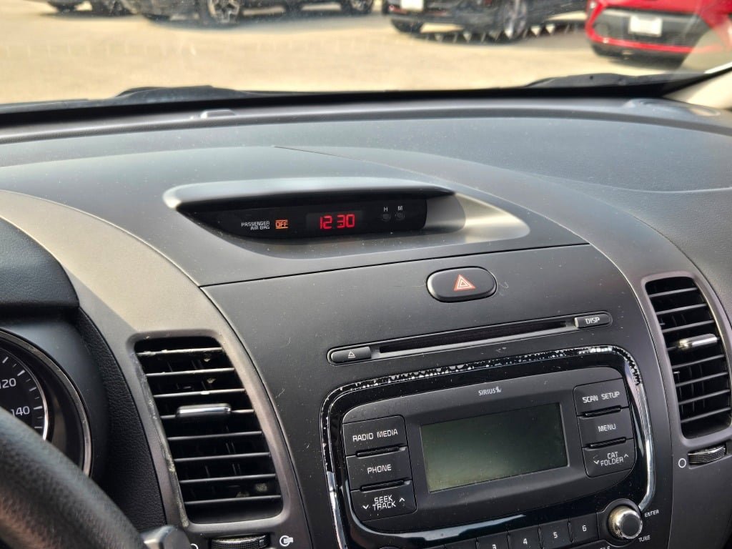 2018 Kia Forte LX Base photo 19