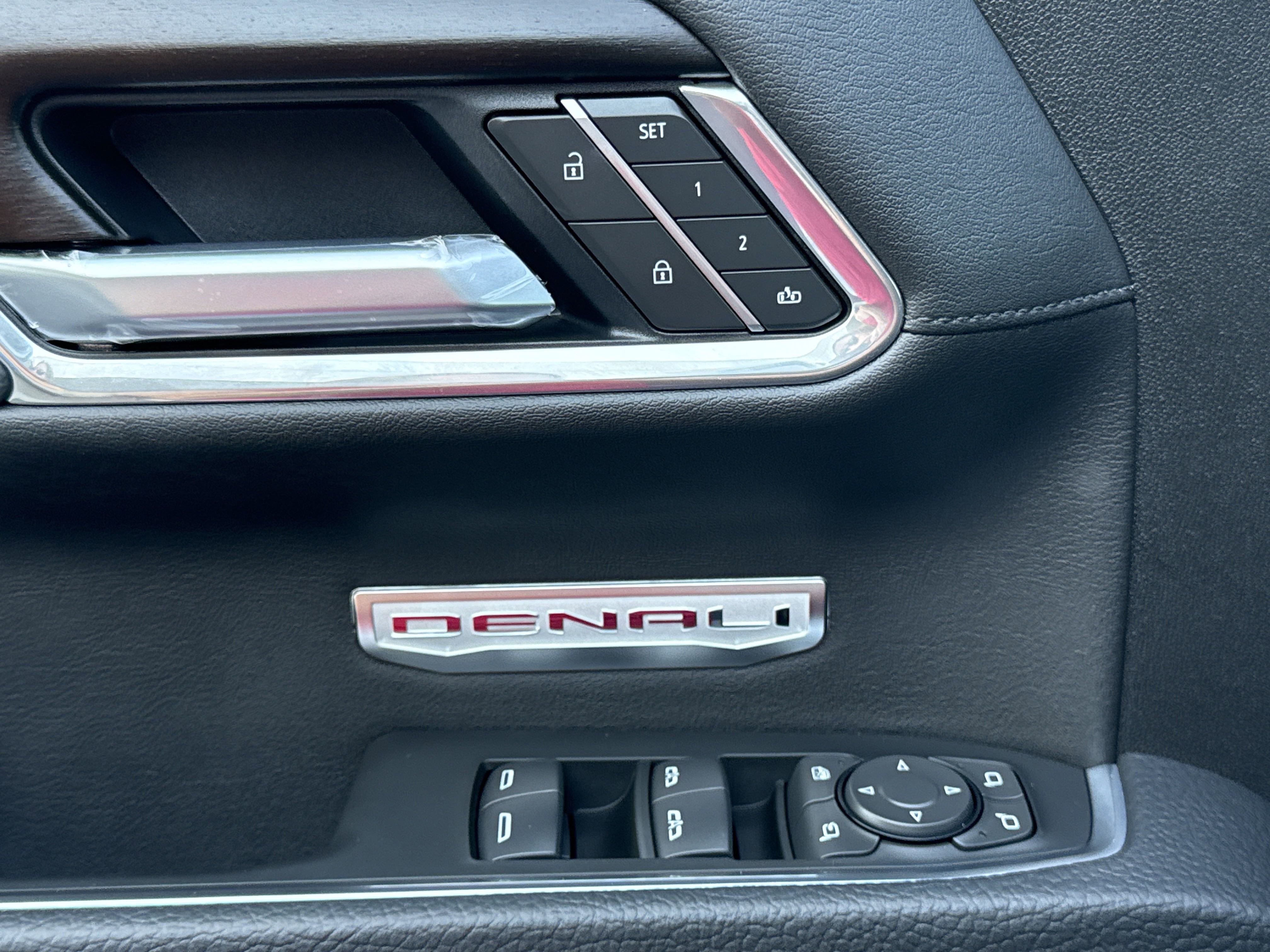 2025 Gmc Sierra Denali photo 15
