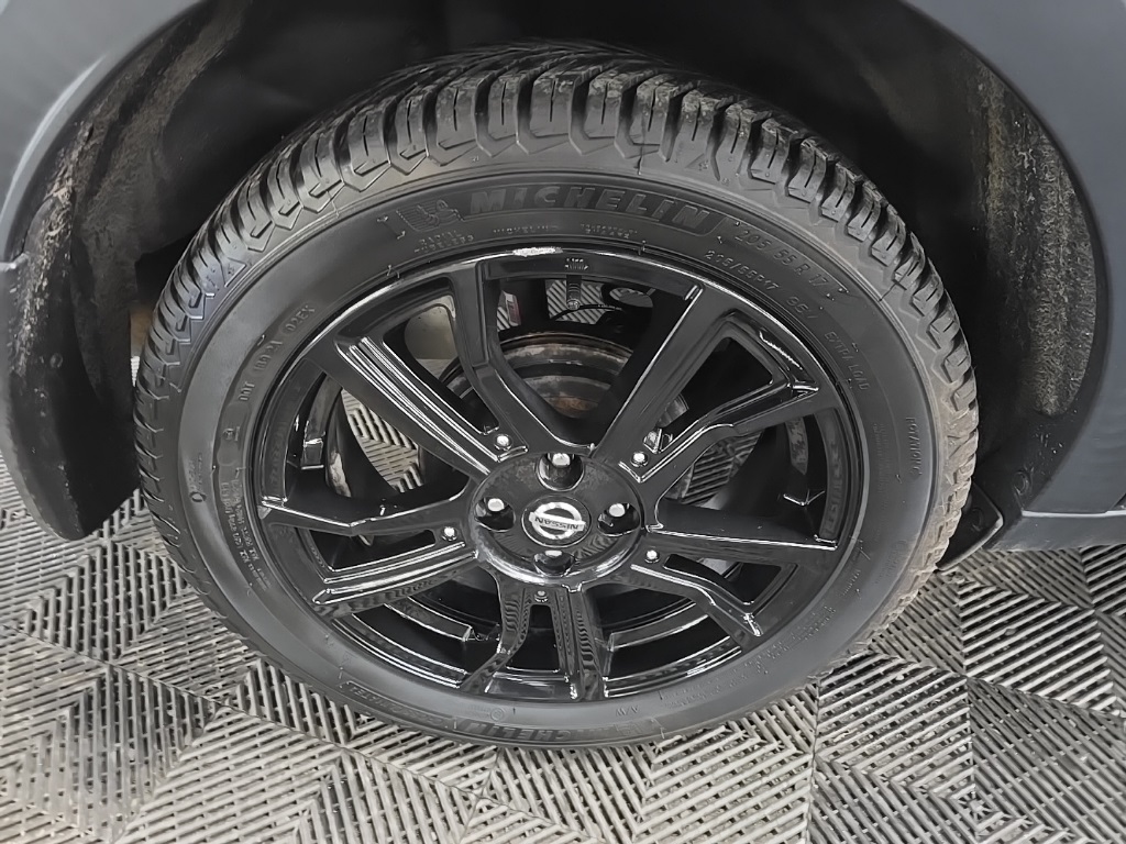 2019 Nissan Kicks SR photo 12