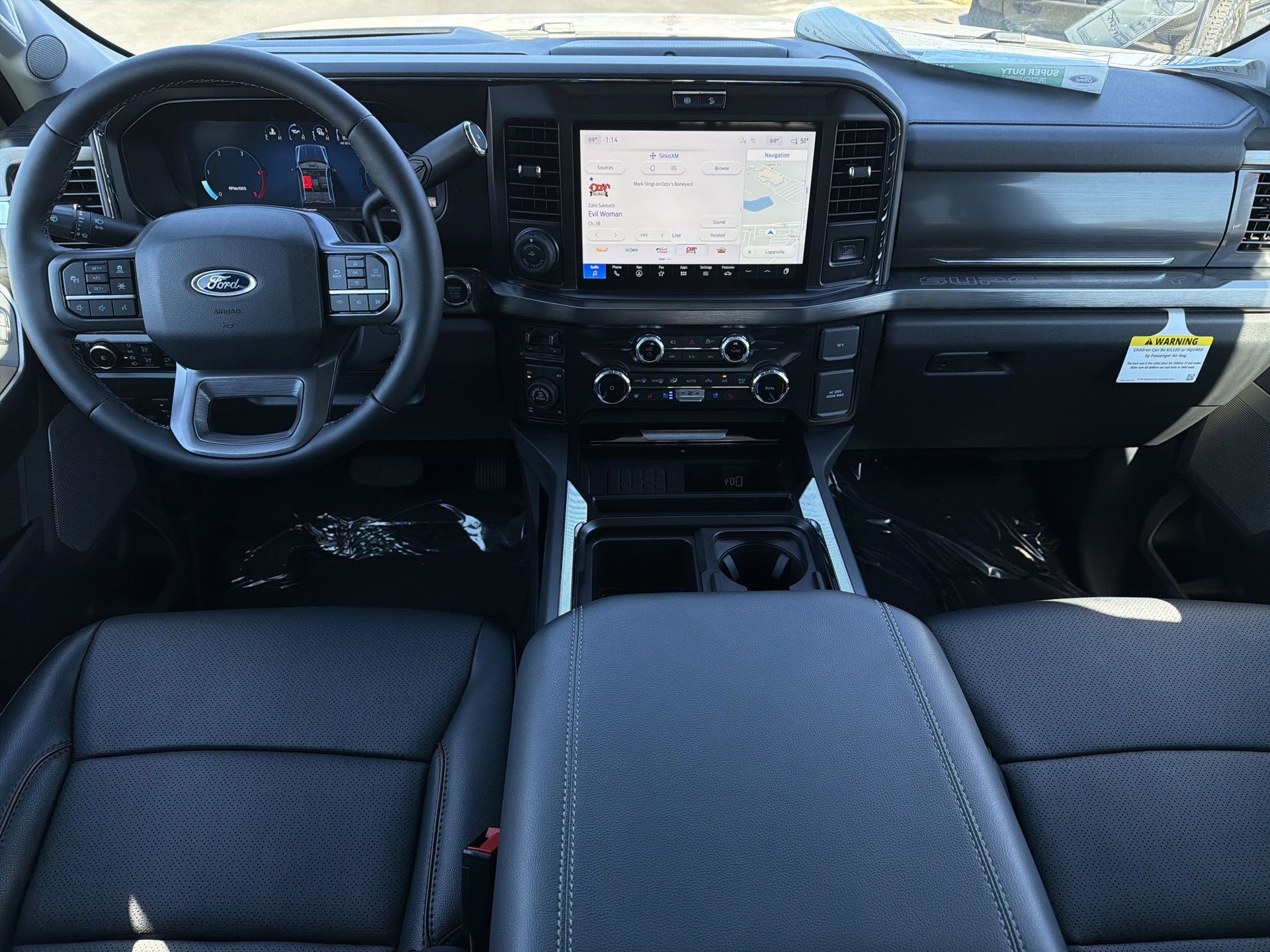 2025 Ford F-350 Lariat photo 3