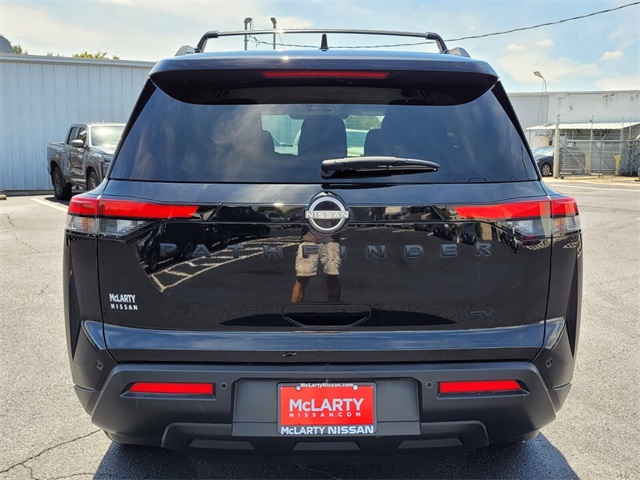 2022 Nissan Pathfinder SV photo 4