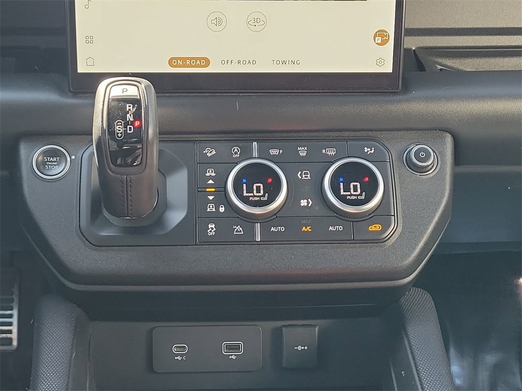 2023 Land Rover Defender 110 V8 photo 19