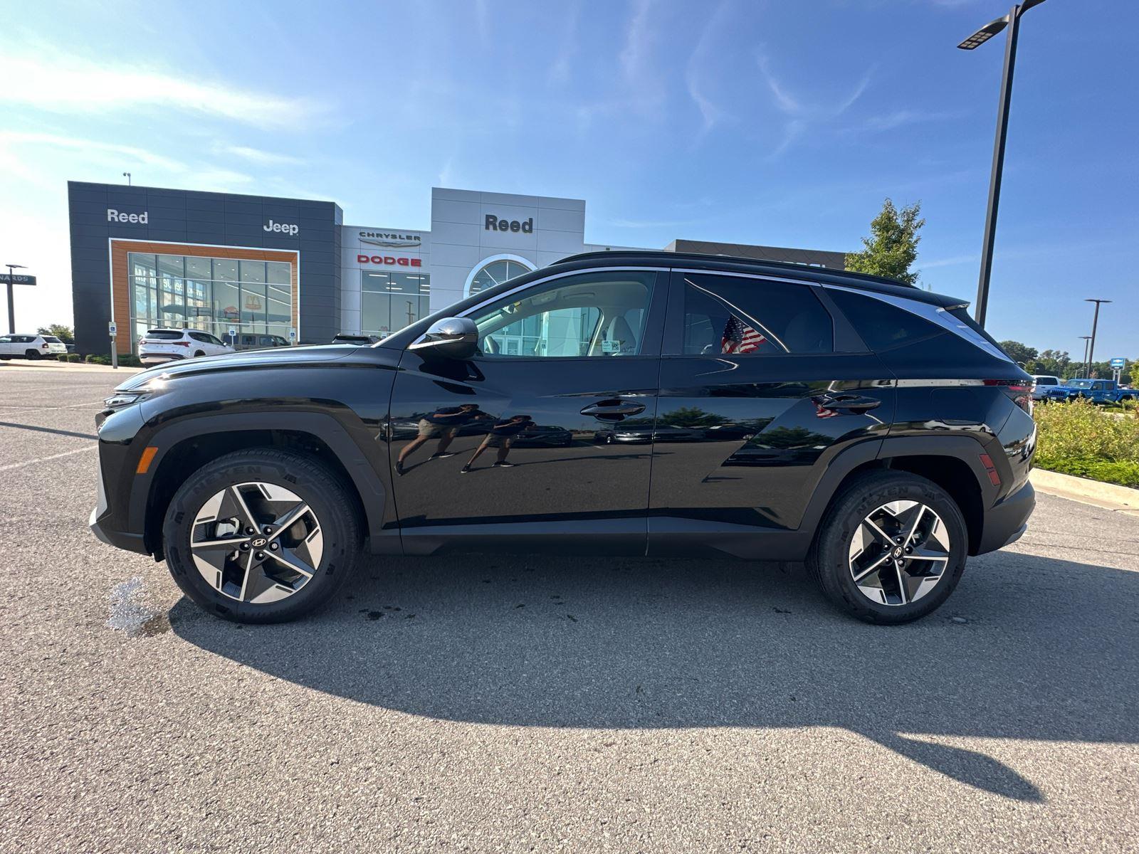 2025 Hyundai Tucson SEL photo 2