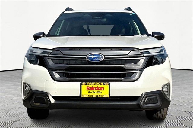 2025 Subaru Forester Limited Base photo 2