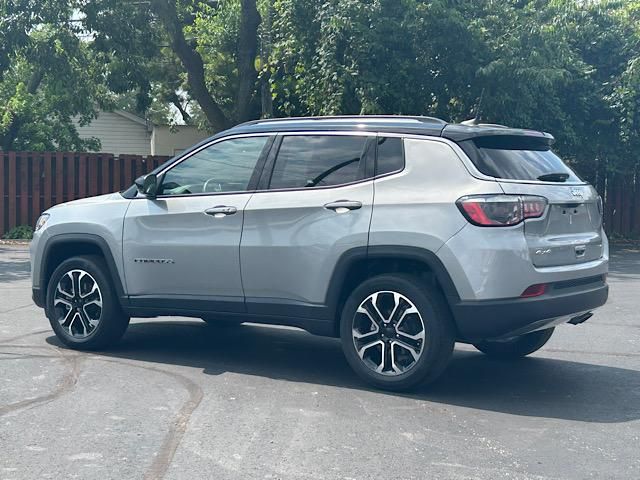 2022 Jeep Compass Limited photo 4