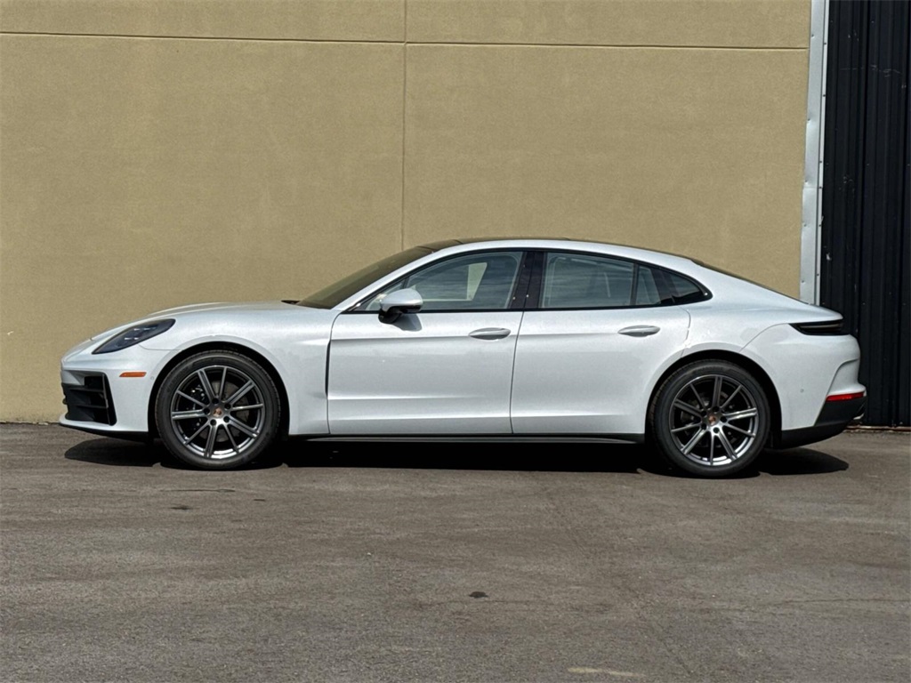 2025 Porsche Panamera 4 photo 2