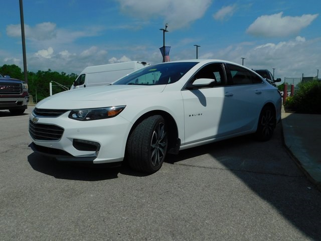 2017 Chevrolet Malibu 1LT photo 4