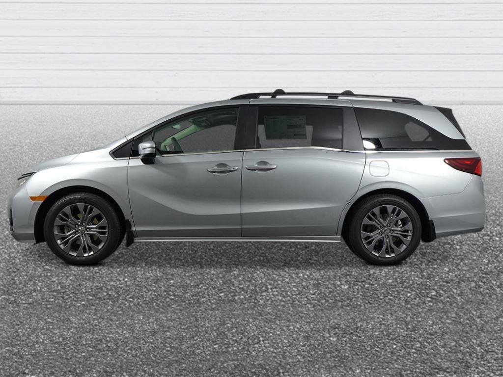 2026 Honda Odyssey Touring photo 2