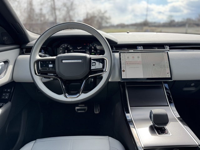 2026 Land Rover Range Rover Velar SE photo 13