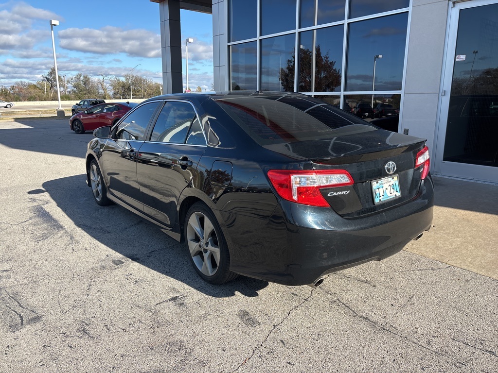 2012 Toyota Camry SE photo 3