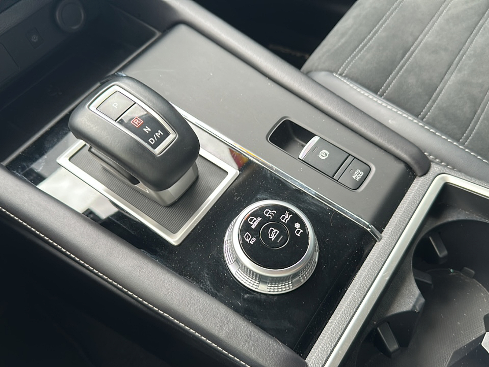 2024 Mitsubishi Outlander SE photo 22