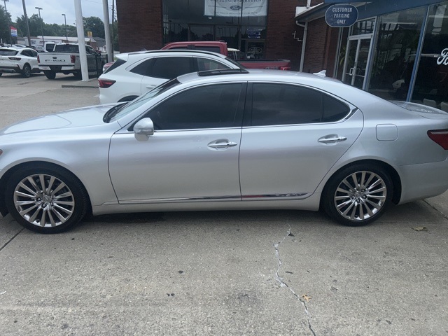 2010 Lexus LS 460 photo 3